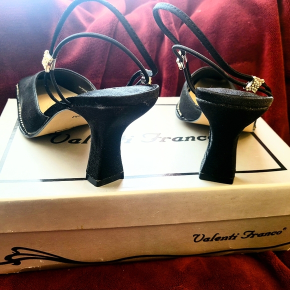 Vintage Elegant Valenti Franco Elenice Black Shimmer Satin Slingback Pumps - Picture 3 of 5